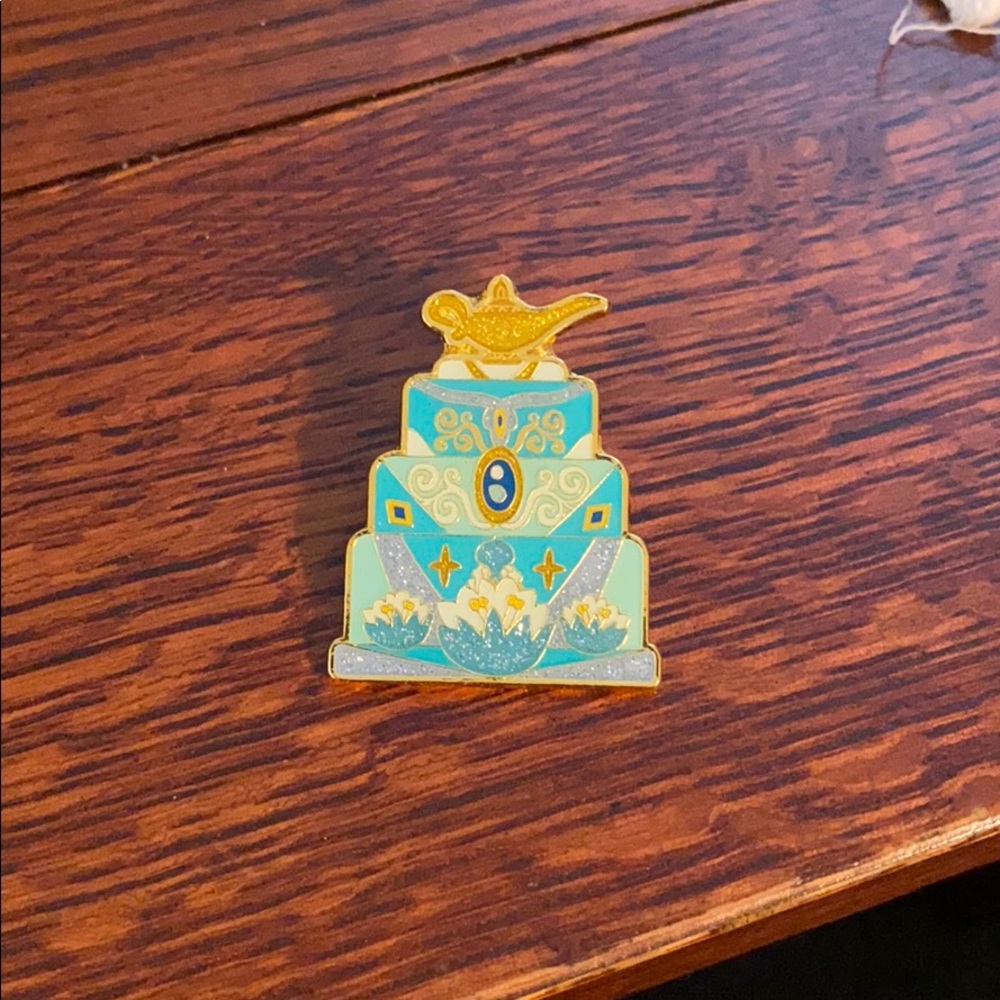 Jasmine Loungefly Pin